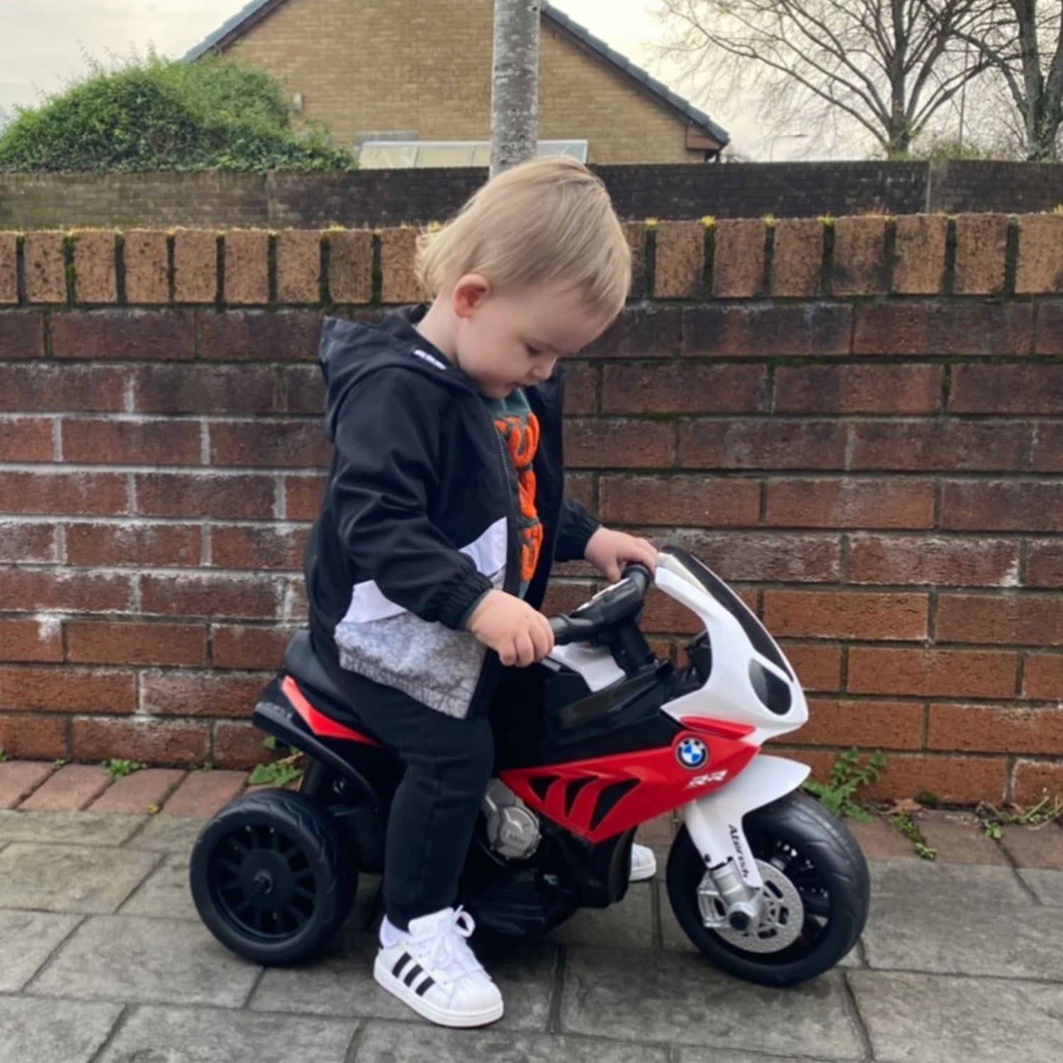 Electric Motorbike for Kids Ride on BMW Motorbike W/Headlights and Music, 6 V